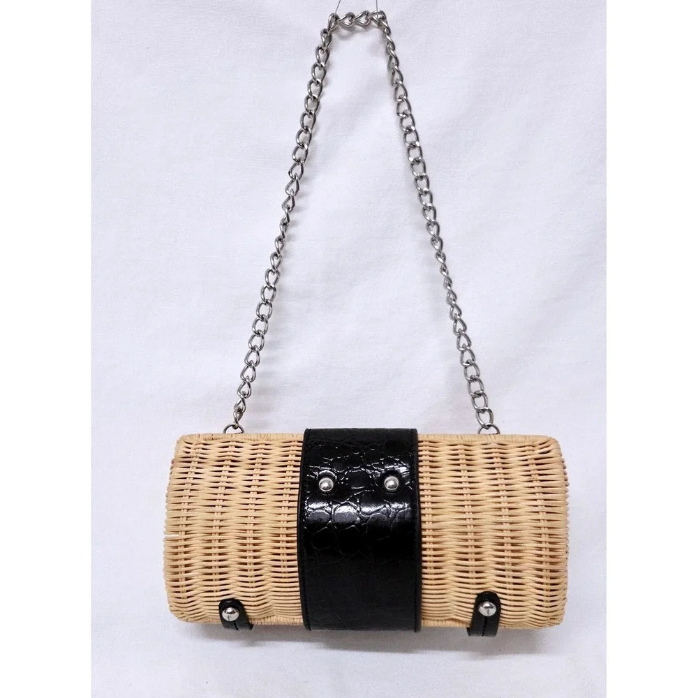 N/A wicker bag